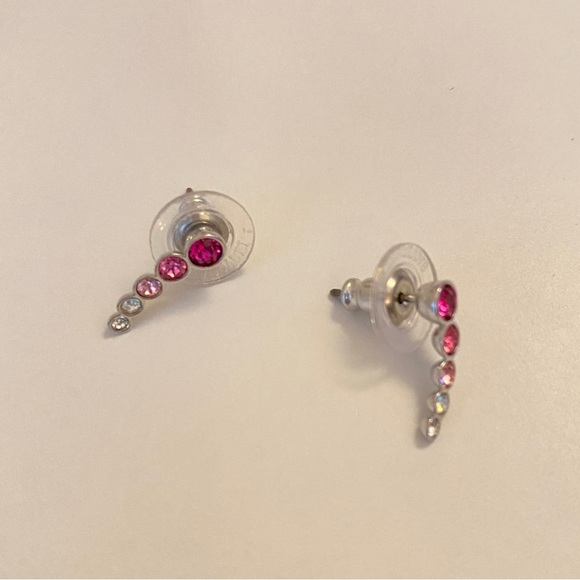 CLEARANCE❗️ Swarovski pink Harley pierced dangle earrings - Picture 1 of 1